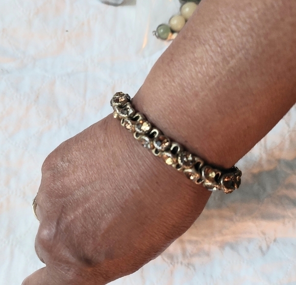 Vintage 4-Sided Rhinestone Crystal Stretch Bracelet - Picture 5 of 6